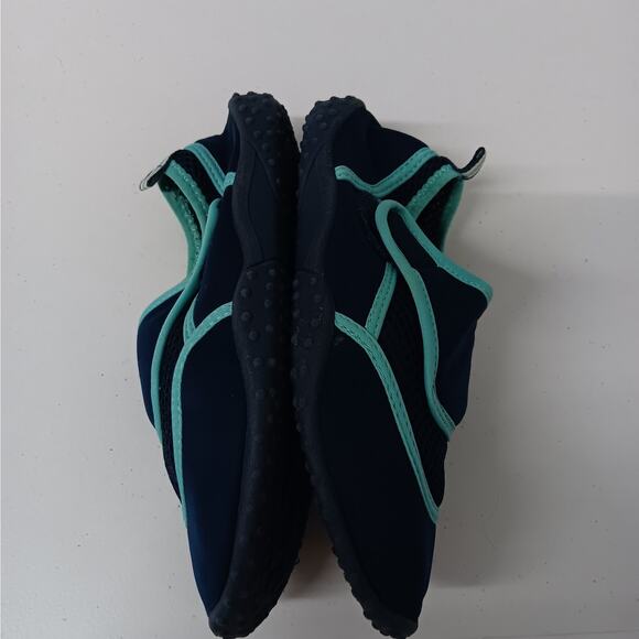 Children's Place Big Kids Size 2/3 Water Shoes Blue - Picture 6 of 8
